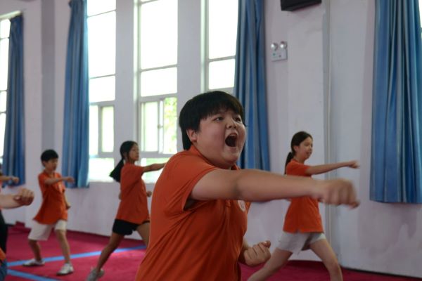看展演、学招式、悟精髓，海外华裔青少年到我校体验少林功夫
