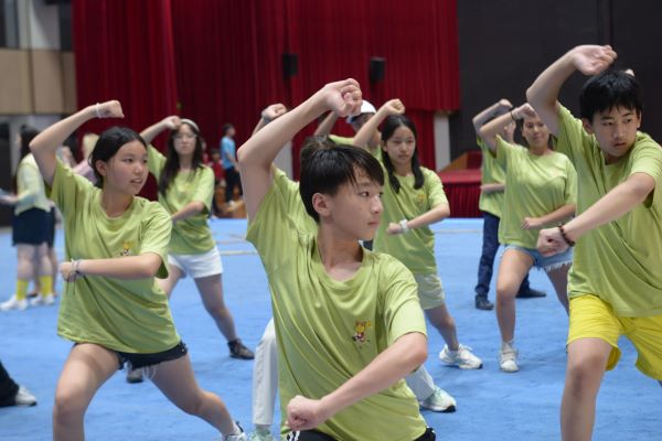 以武为媒溯源中华文化，76名海外华裔青少年在我校体验少林功夫