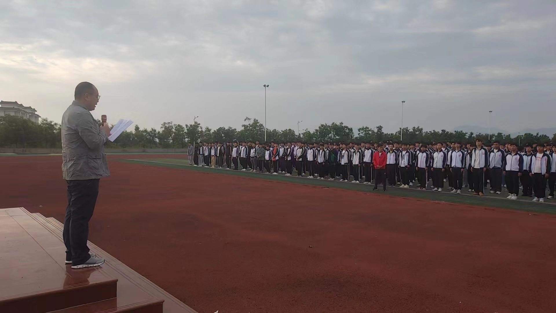 b3b20a5046e17fe3aa4f9100bcd681a.jpg
